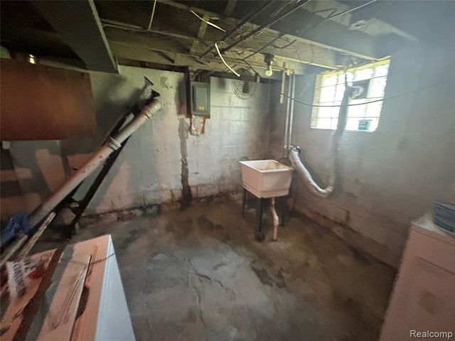 221 Campbell Street, River Rouge, MI 48218