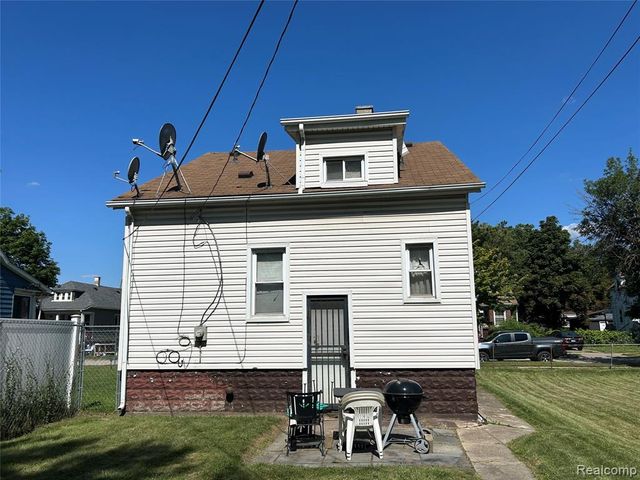 221 Campbell Street, River Rouge, MI 48218