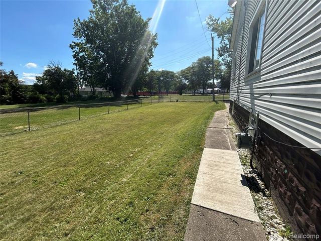 221 Campbell Street, River Rouge, MI 48218