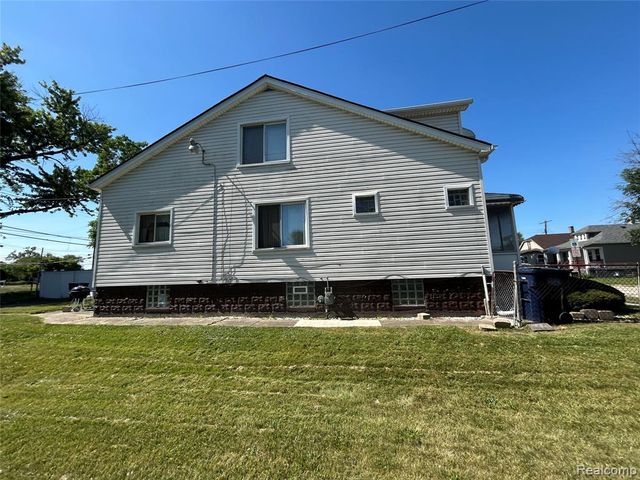 221 Campbell Street, River Rouge, MI 48218