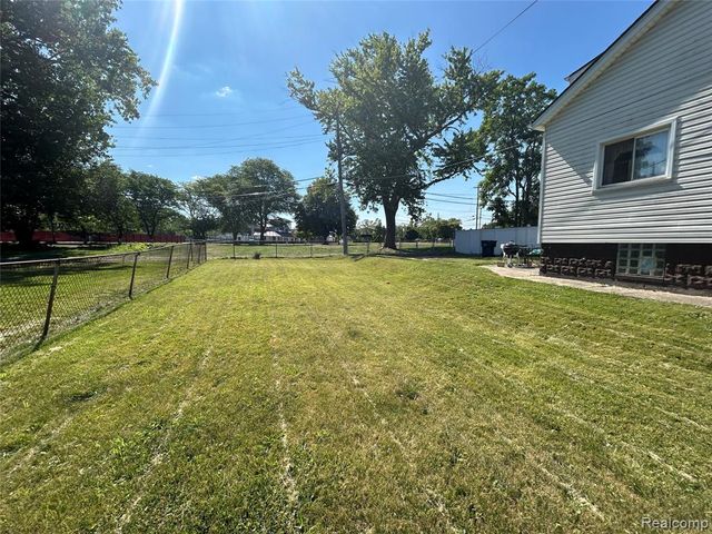 221 Campbell Street, River Rouge, MI 48218