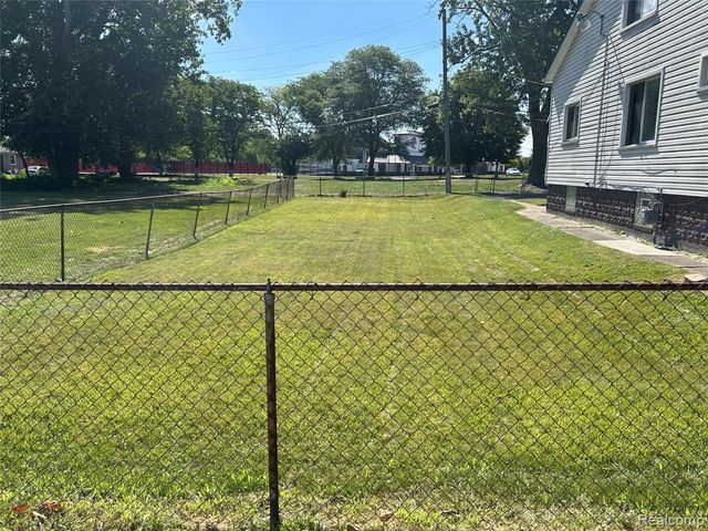 221 Campbell Street, River Rouge, MI 48218