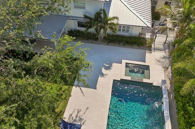 3301 MAPLE STREET NE, St Petersburg, FL 33704