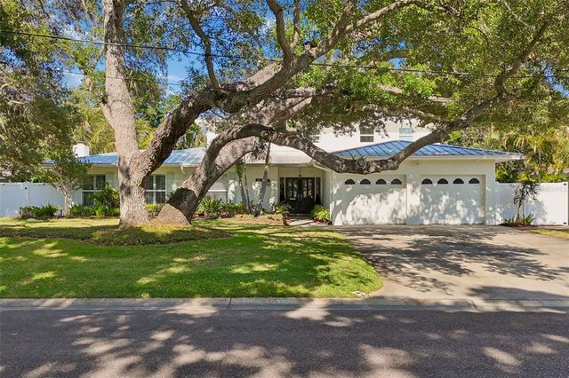 3301 MAPLE STREET NE, St Petersburg, FL 33704