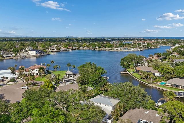 3301 MAPLE STREET NE, St Petersburg, FL 33704