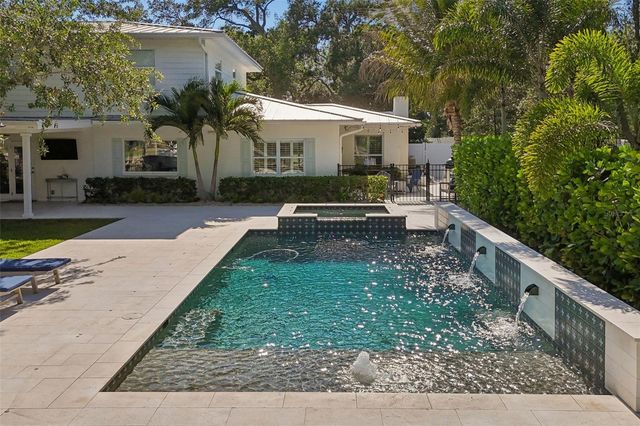 3301 MAPLE STREET NE, St Petersburg, FL 33704