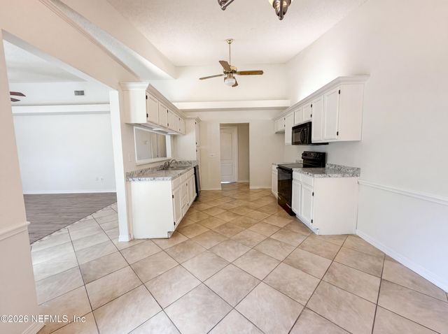 3160 BRIDGEVIEW Drive, Jacksonville, FL 32216