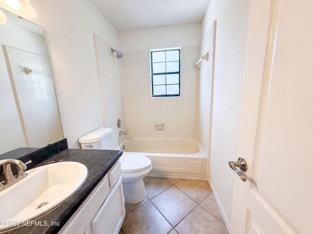 3160 BRIDGEVIEW Drive, Jacksonville, FL 32216