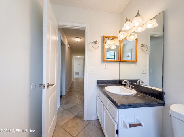 3160 BRIDGEVIEW Drive, Jacksonville, FL 32216