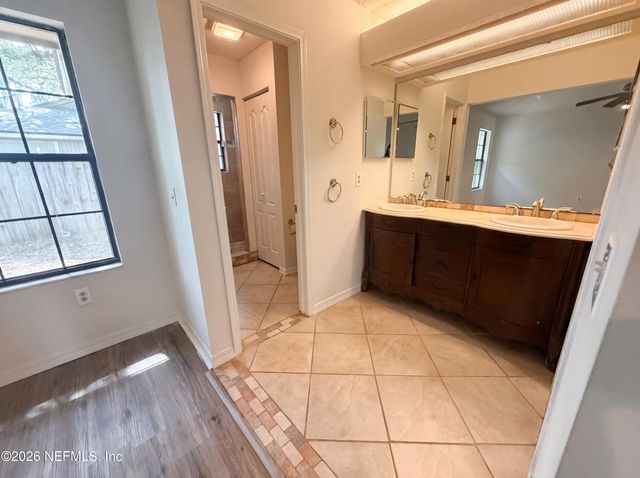3160 BRIDGEVIEW Drive, Jacksonville, FL 32216