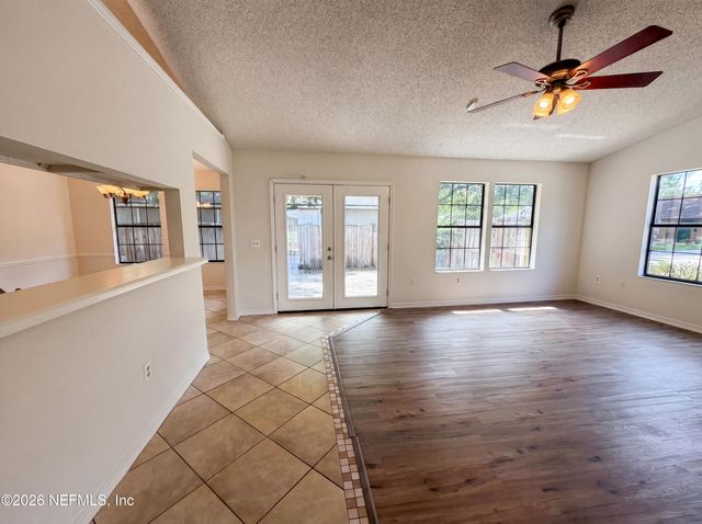 3160 BRIDGEVIEW Drive, Jacksonville, FL 32216