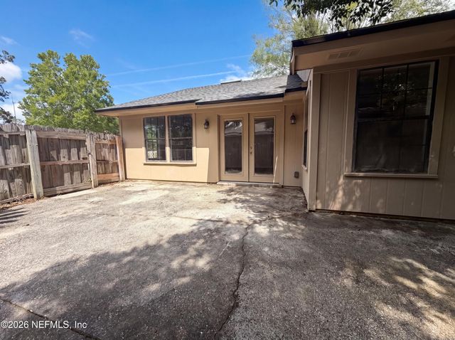 3160 BRIDGEVIEW Drive, Jacksonville, FL 32216