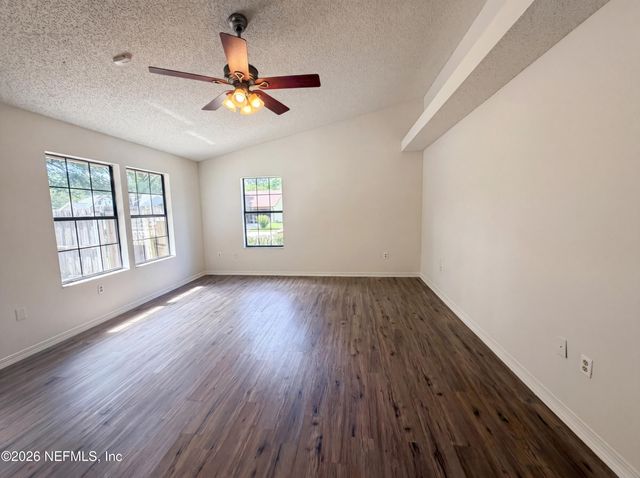 3160 BRIDGEVIEW Drive, Jacksonville, FL 32216