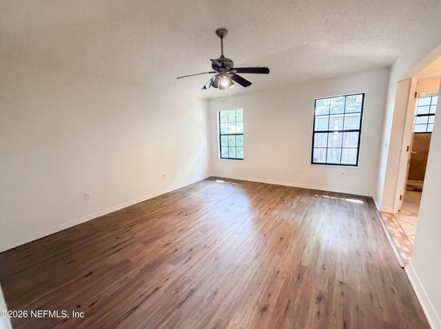 3160 BRIDGEVIEW Drive, Jacksonville, FL 32216