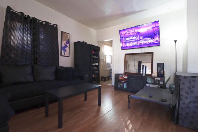 3201 N 39th STREET, Milwaukee, WI 53216