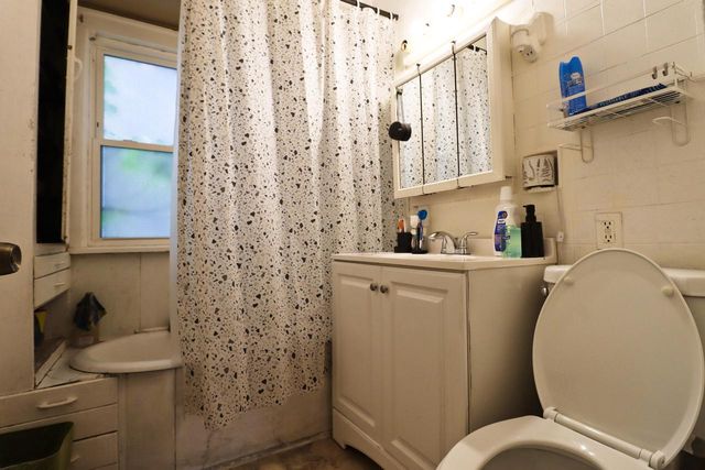 3201 N 39th STREET, Milwaukee, WI 53216