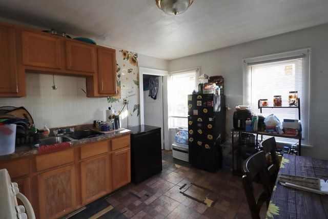 3201 N 39th STREET, Milwaukee, WI 53216