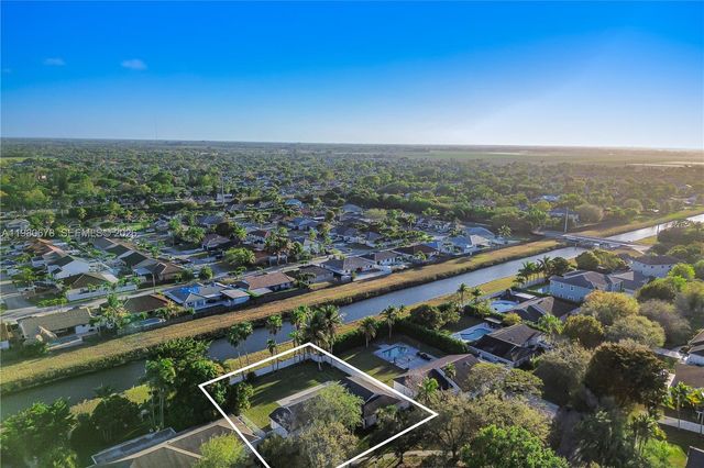 14952 SW 149th St, Miami, FL 33196