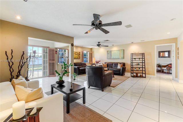 14952 SW 149th St, Miami, FL 33196