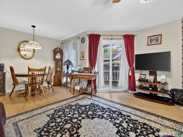 87 Leafwood Lane 239, Groton, CT 06340