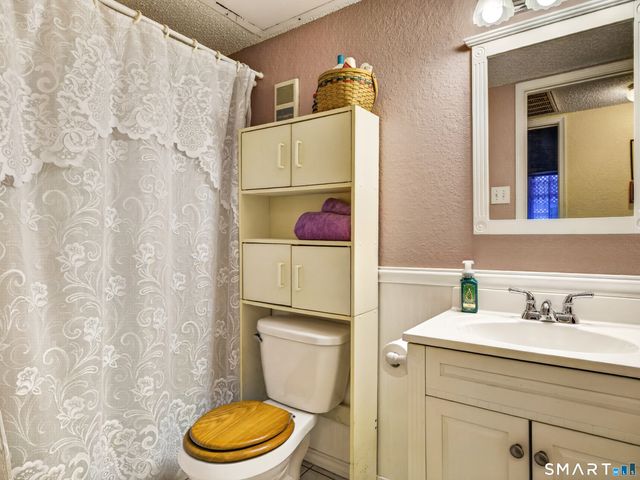 87 Leafwood Lane 239, Groton, CT 06340