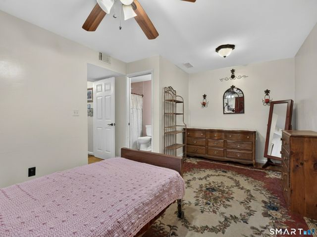 87 Leafwood Lane 239, Groton, CT 06340