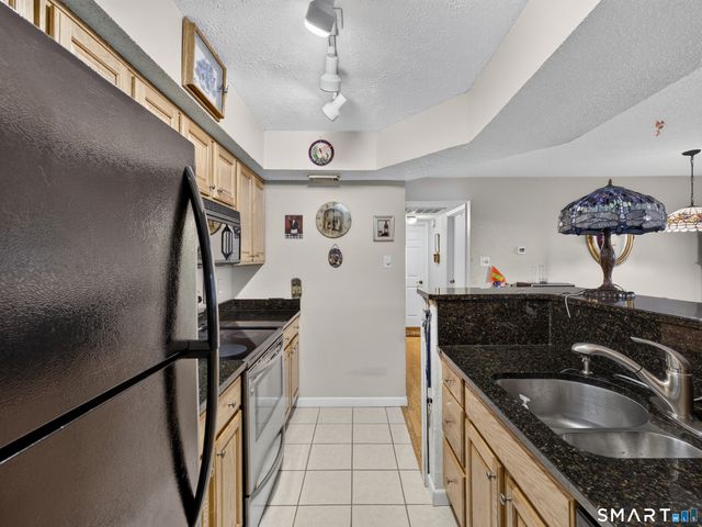 87 Leafwood Lane 239, Groton, CT 06340