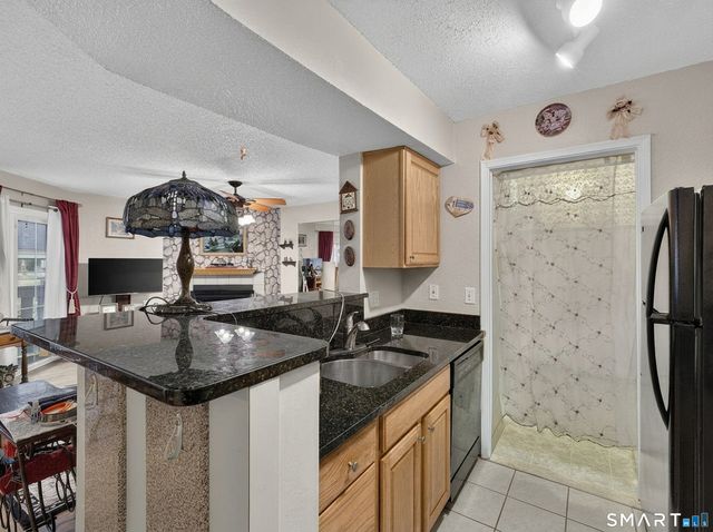 87 Leafwood Lane 239, Groton, CT 06340