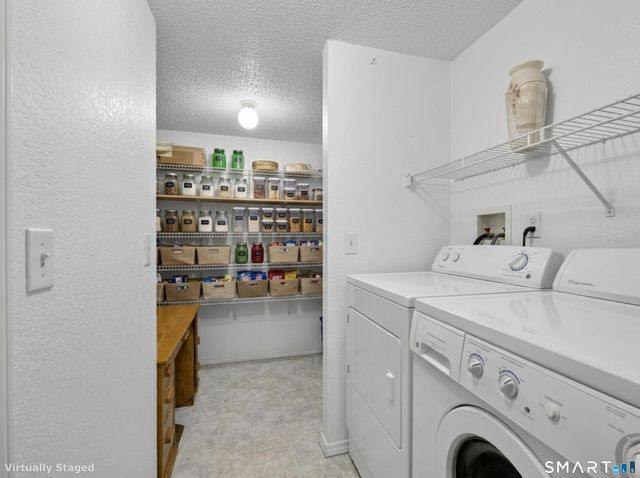 87 Leafwood Lane 239, Groton, CT 06340