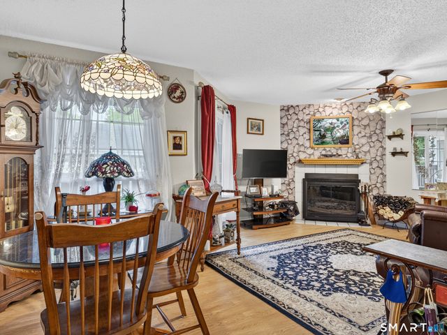 87 Leafwood Lane 239, Groton, CT 06340