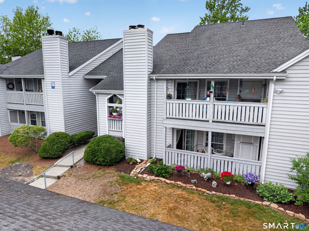 87 Leafwood Lane 239, Groton, CT 06340