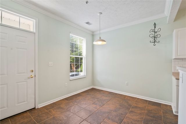 506 Sonie Dr, Ohio Twp, PA 15143