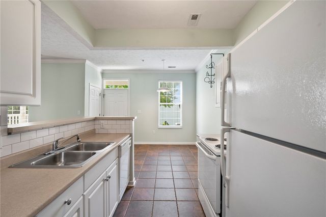 506 Sonie Dr, Ohio Twp, PA 15143