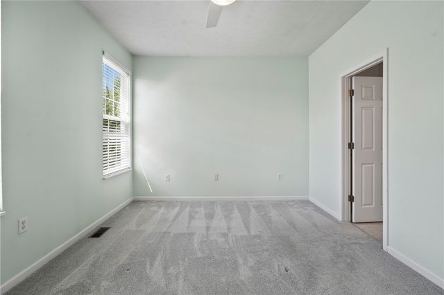 506 Sonie Dr, Ohio Twp, PA 15143