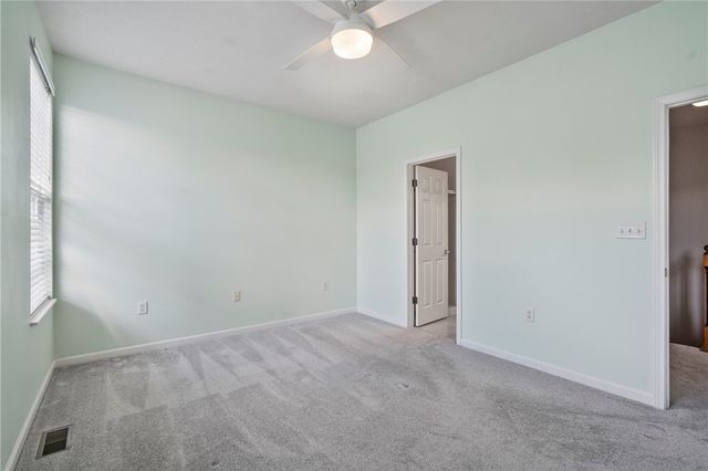 506 Sonie Dr, Ohio Twp, PA 15143