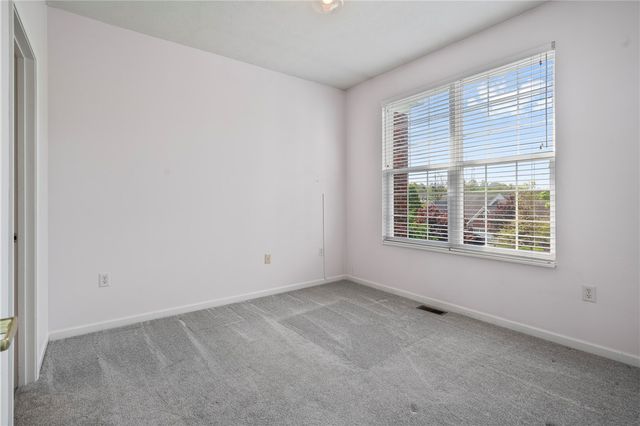 506 Sonie Dr, Ohio Twp, PA 15143