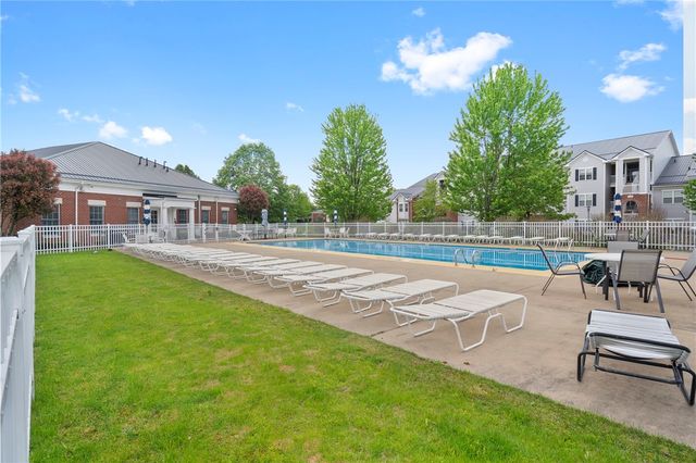 506 Sonie Dr, Ohio Twp, PA 15143