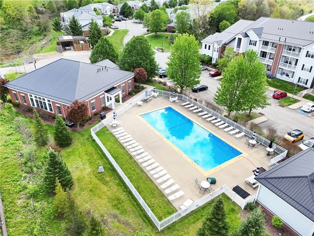 506 Sonie Dr, Ohio Twp, PA 15143