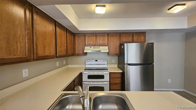 6616 Embers Court, West Bloomfield, MI 48322