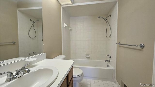 6616 Embers Court, West Bloomfield, MI 48322