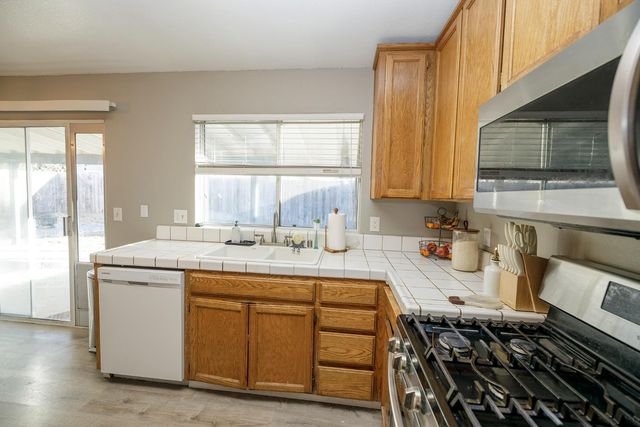 2854 Robirds Ln, Riverbank, CA 95367