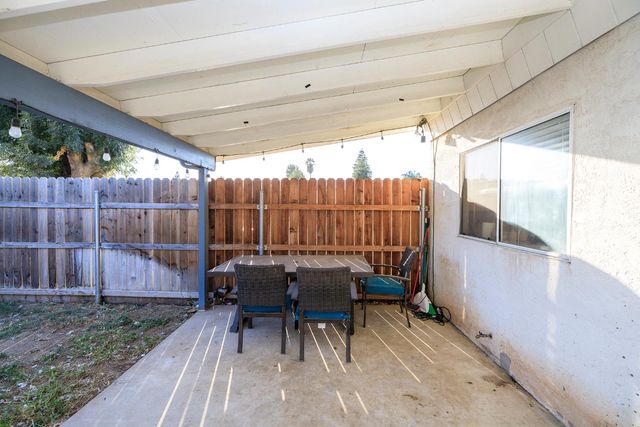 2854 Robirds Ln, Riverbank, CA 95367