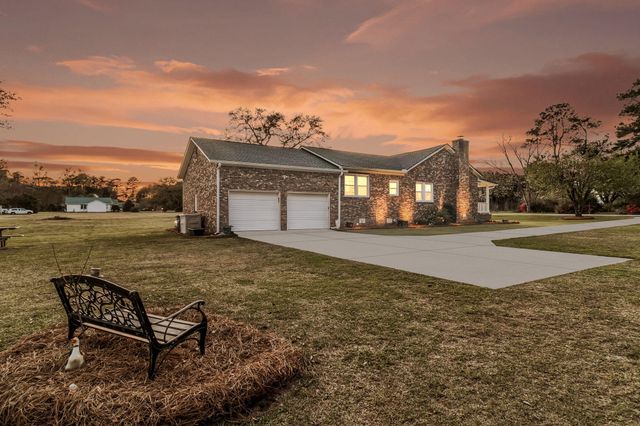 4454 Cottageville Highway, Round O, SC 29474