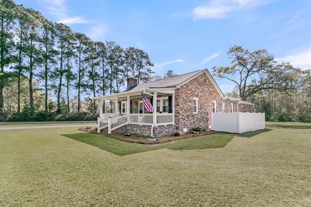 4454 Cottageville Highway, Round O, SC 29474