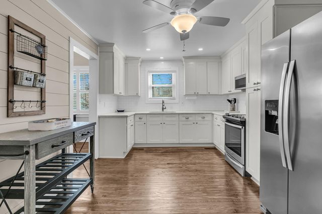 4454 Cottageville Highway, Round O, SC 29474