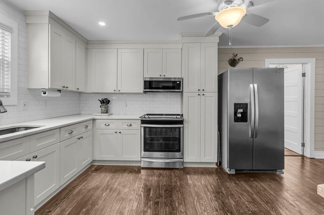 4454 Cottageville Highway, Round O, SC 29474