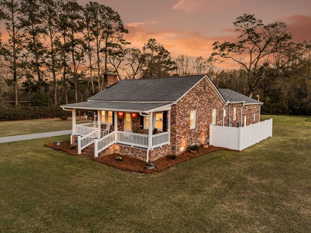 4454 Cottageville Highway, Round O, SC 29474