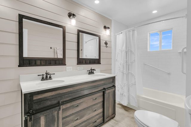 4454 Cottageville Highway, Round O, SC 29474