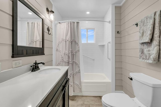 4454 Cottageville Highway, Round O, SC 29474