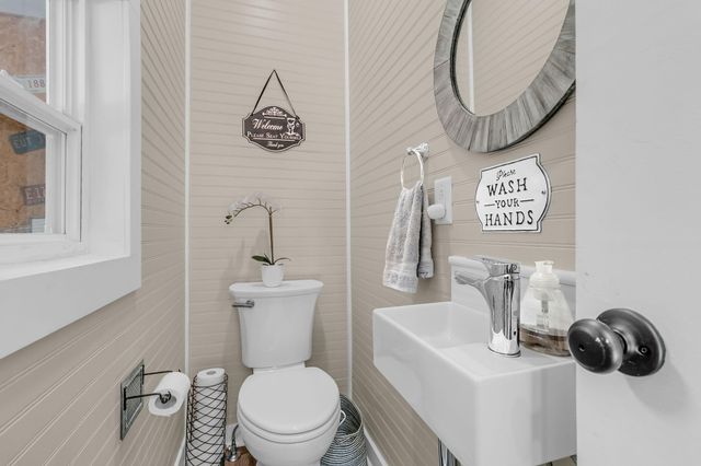 4454 Cottageville Highway, Round O, SC 29474